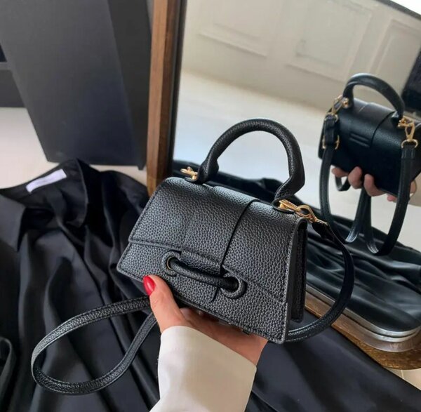 Sac à main en cuir noir élégant