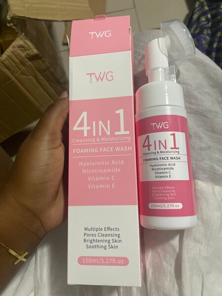 Mousse Nettoyante 4 en 1