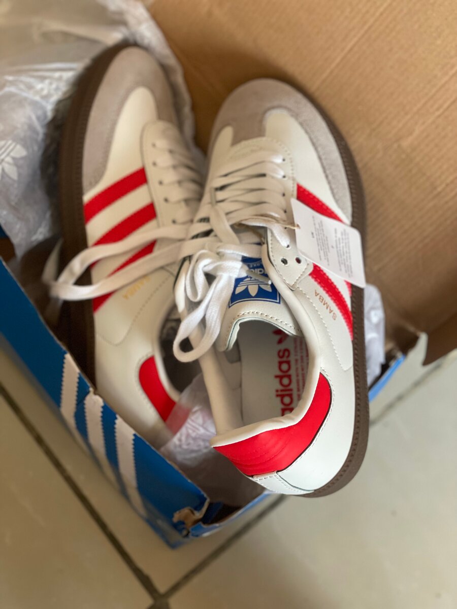 Adidas Sneakers Blanc et Rouge
