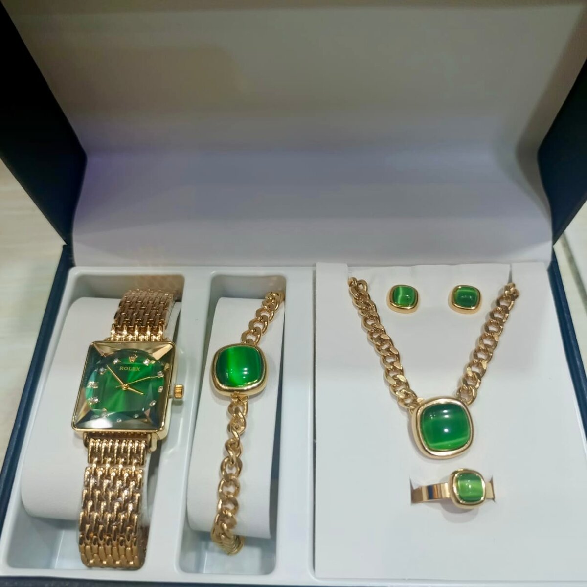 Ensemble Montre et Bijoux en Or