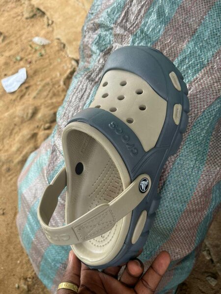 Chaussures Crocs confortables bleu gris