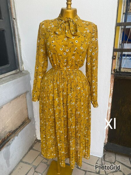 Robe longue jaune fleurie pour femme