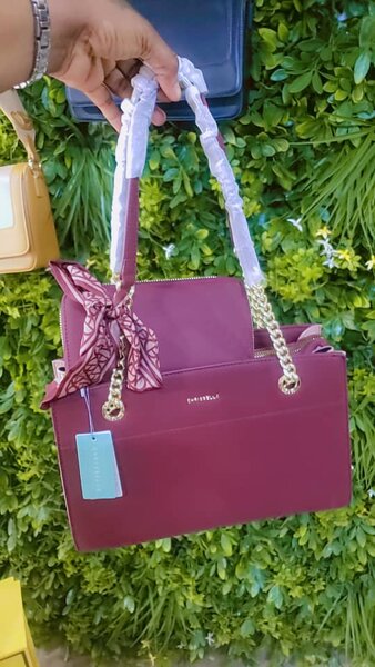 Sacs élégants en cuir pour femmes