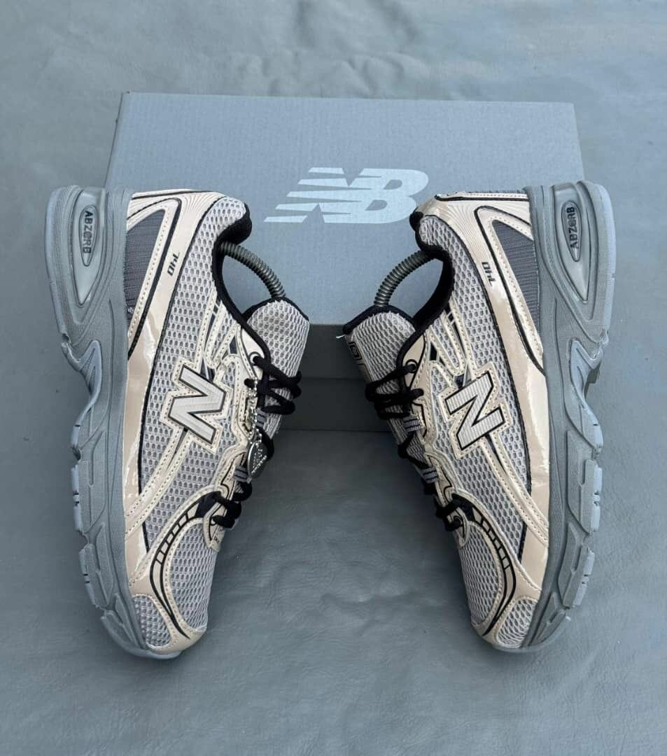 Chaussures New Balance 9060 argentées