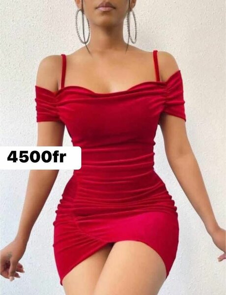 Robe moulante rouge élégante