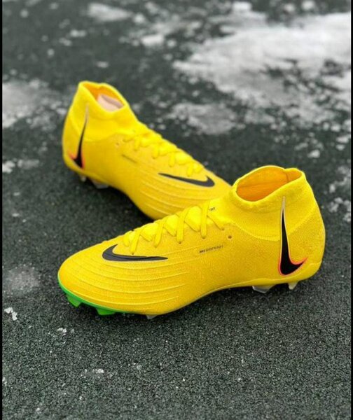 Chaussures de foot jaunes homme