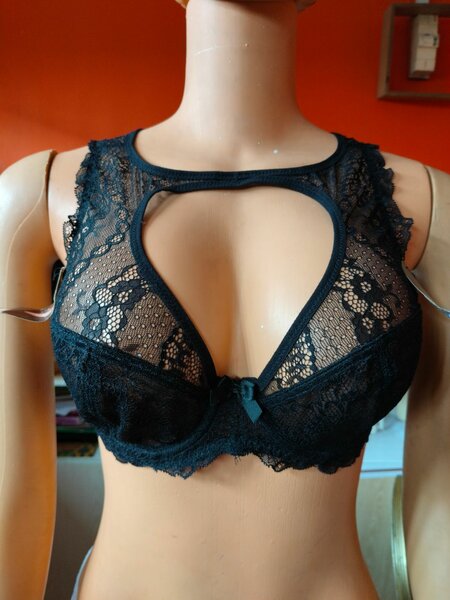 Soutien-gorge dentelle noir élégant