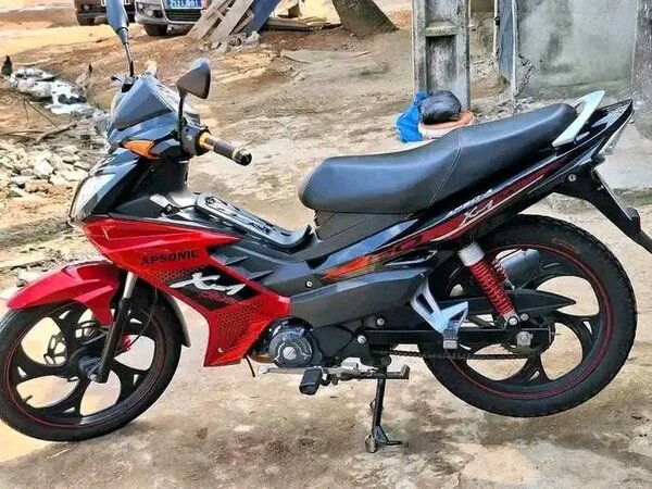 Moto APSonic X1 rouge et noir