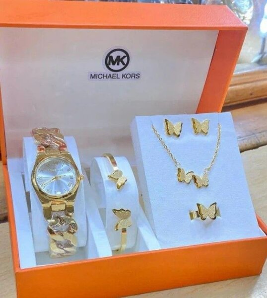 Montre et ensemble de bijoux Michael Kors en plaqué or