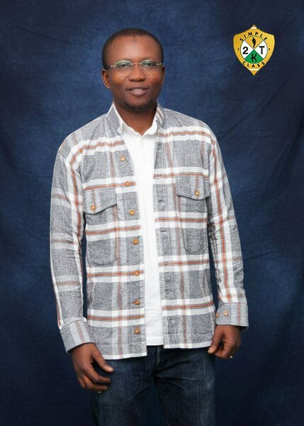 Chemise à carreaux grise élégante