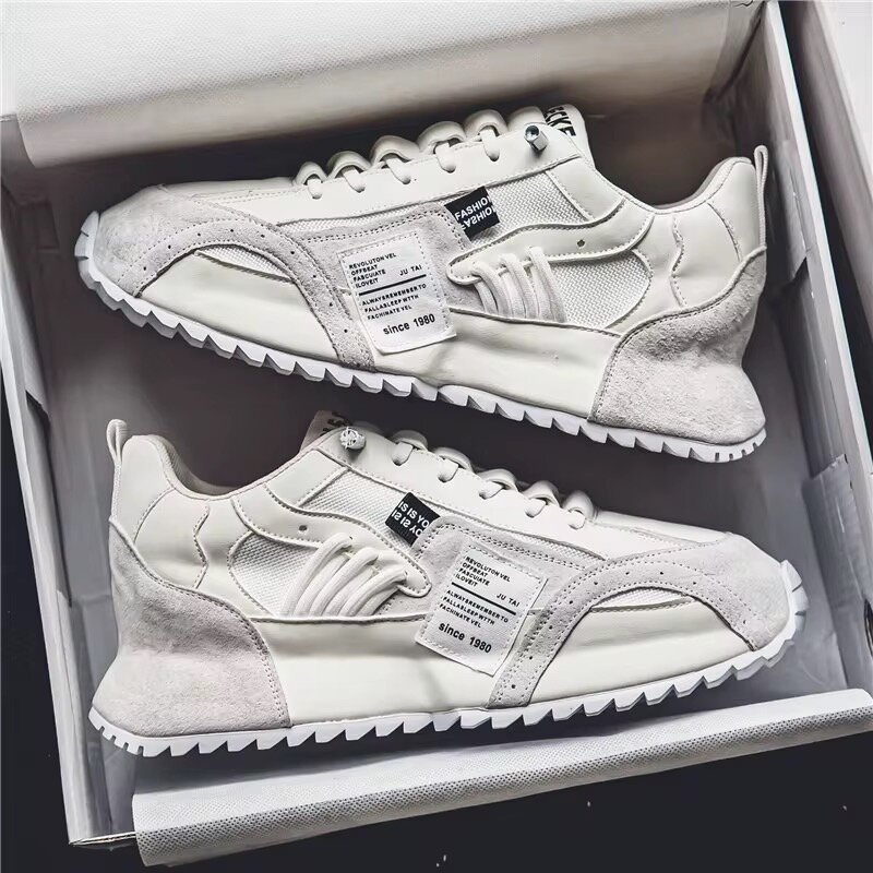 Chaussures de sport en blanc, noir et vert