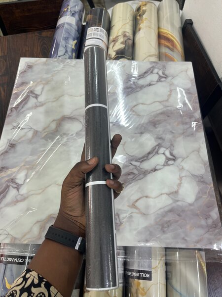 Papier adhésif décoratif