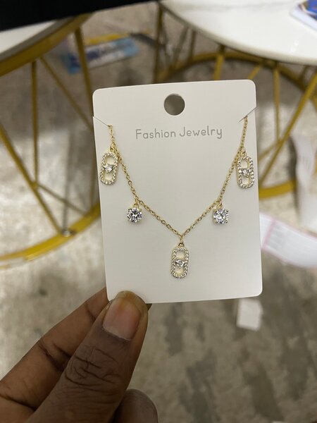 Collier pendentif élégant