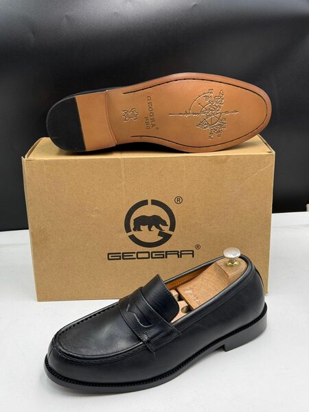 Mocassins en cuir noir Geogra