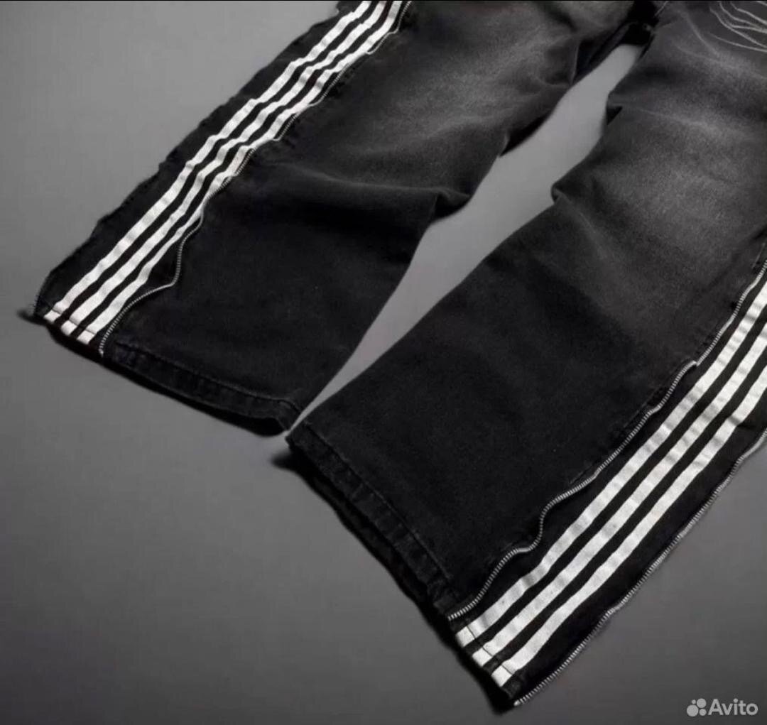 Pantalon noir à bandes blanches