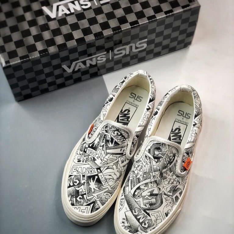 Chaussures Vans x SNS noires et blanches