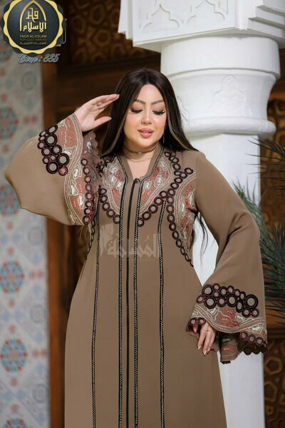 Abaya marron brodée 885