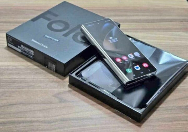 Samsung Galaxy Z Fold4 Smartphone