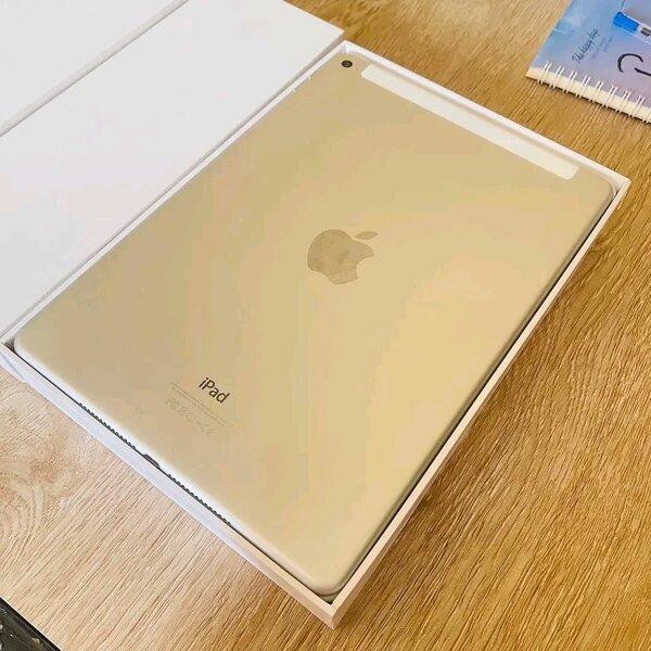 iPad 9.7" Wi-Fi 32GB Gold