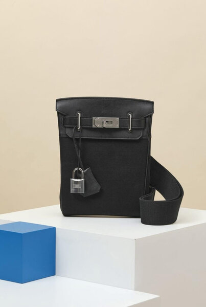 Sac à bandoulière noir avec cadenas