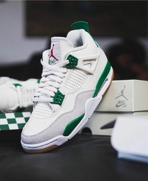 Baskets Air Jordan 4