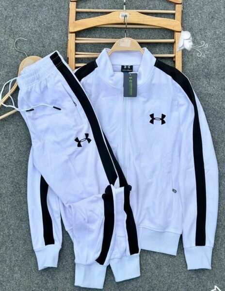 Survêtement sport blanc et noir