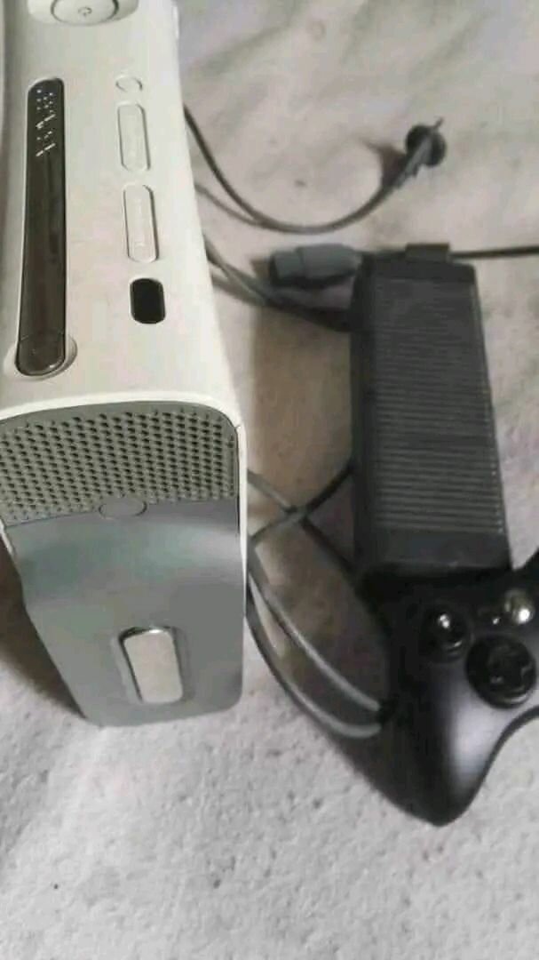 Console de jeu avec manette