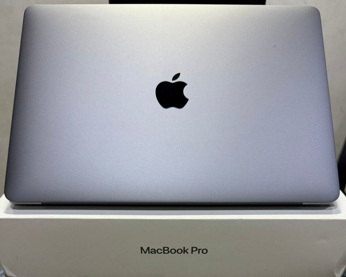 PC MacBook Pro M2 (Retina 13 p