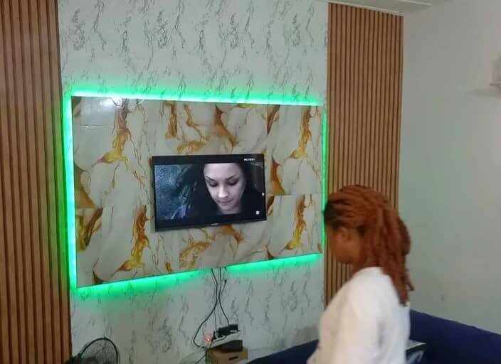 Panneau mural LED pour TV