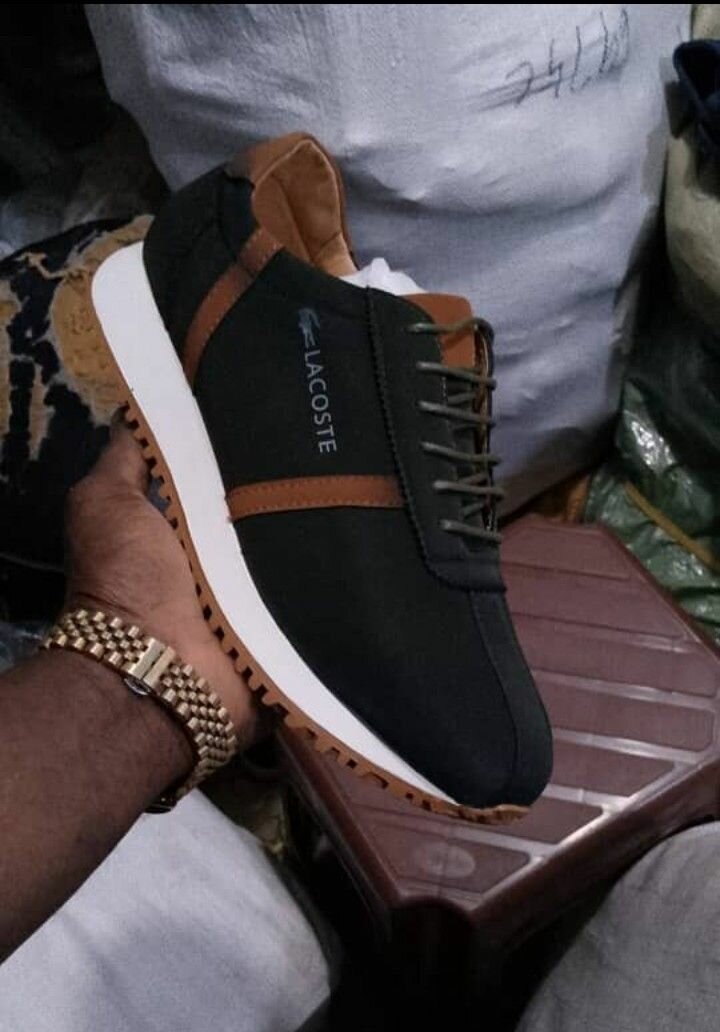 Chaussures Lacoste élégantes