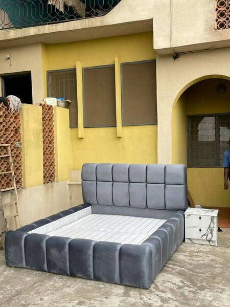 Lit rembourré moderne