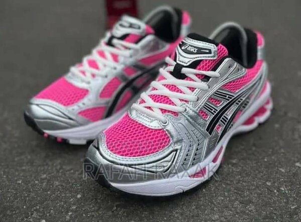 Chaussures de sport Asics femme rose