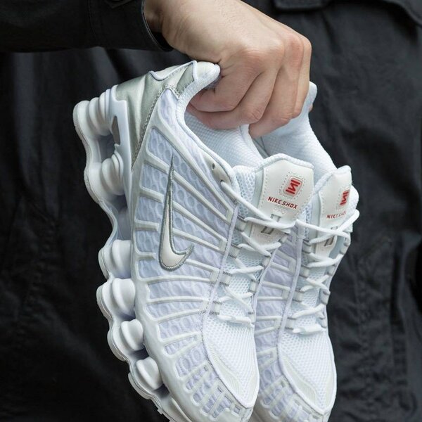Nike Shox R4 Baskets