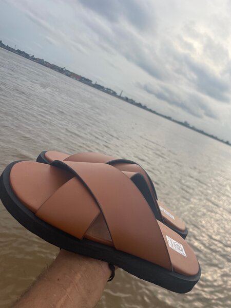 Sandales en cuir marron