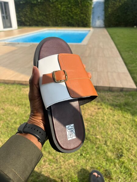 Sandale élégante en cuir