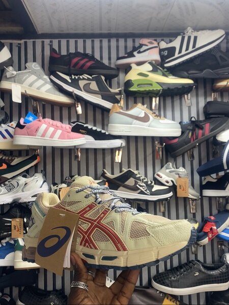 Baskets légères beige tendance