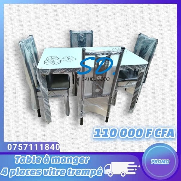 Table à manger en verre