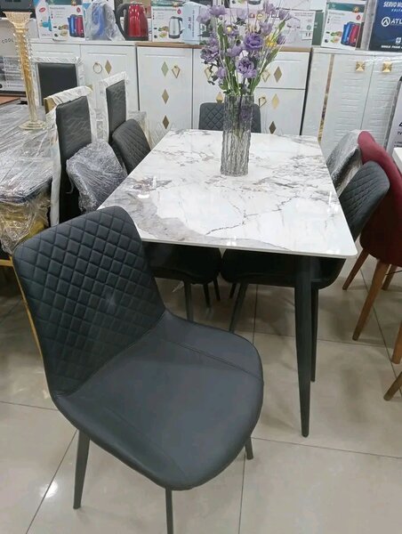 Table à manger moderne en marbre