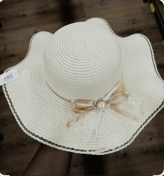 Chapeau de plage élégant femme