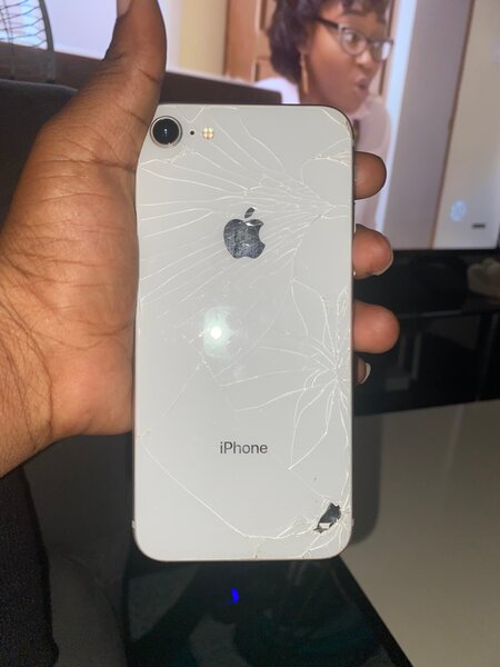 iPhone endommagé à réparer