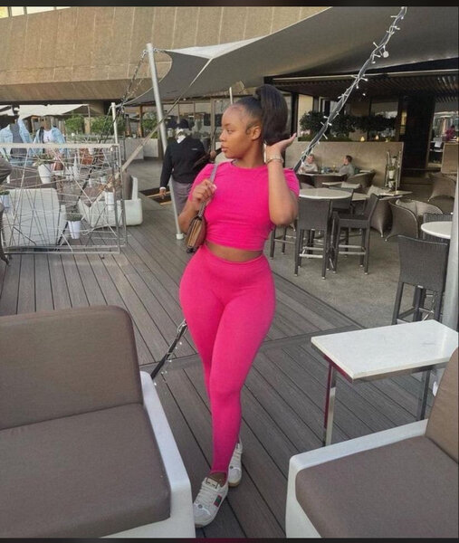 Ensemble de sport rose vif