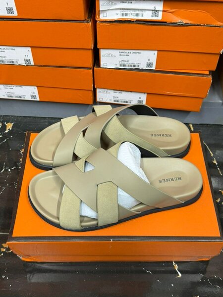 Sandales cuir croisées