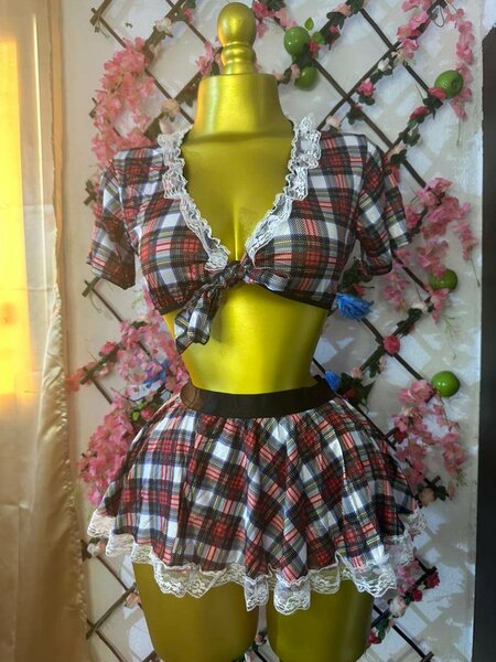 Costume sexy à carreaux