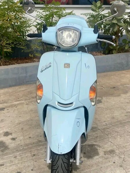 Scooter rétro élégant