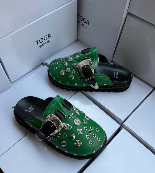 Mules en Cuir Vert Toga