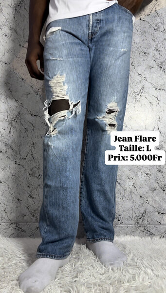 Jean flare déchiré tendance