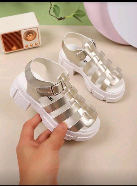 Sandales métallisées pour enfants