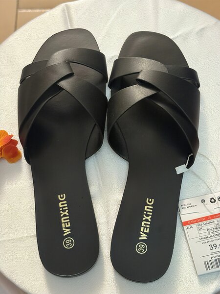 Sandales en cuir tressé