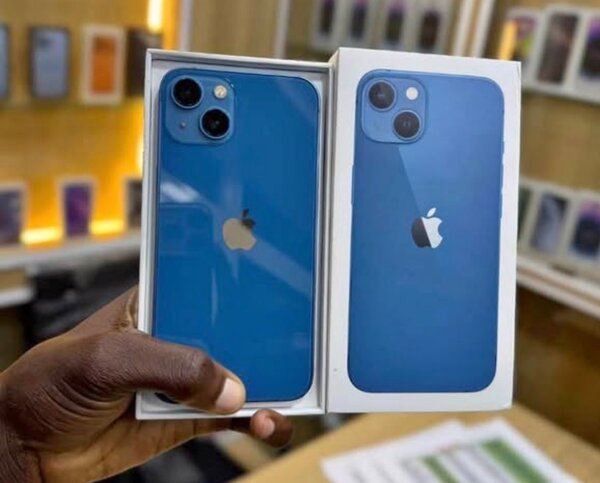 Apple iPhone 13 neuf bleu