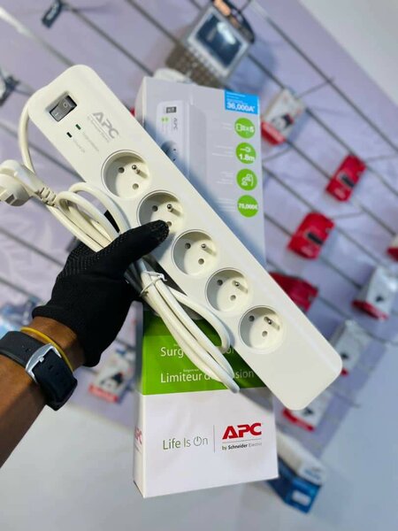 Multiprise Parafoudre APC 5prt